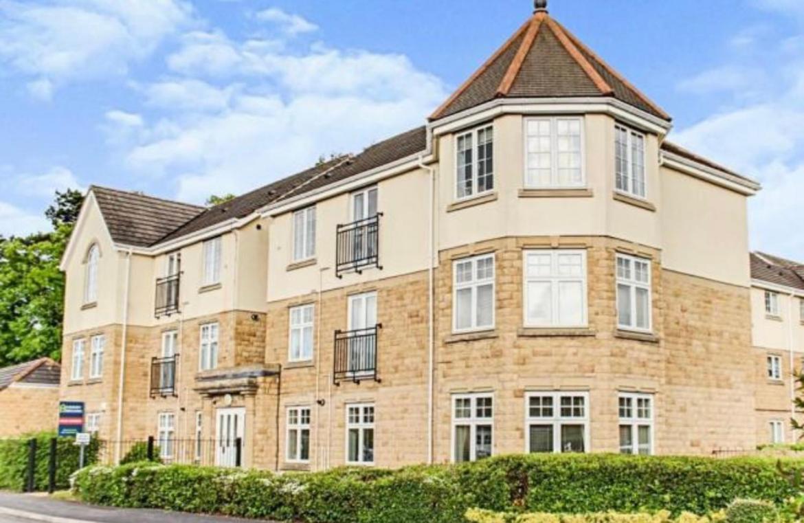 The Wickets - 2 Bedroom Apartment Overlooking Cricket Club Marton-in-Cleveland Exteriör bild